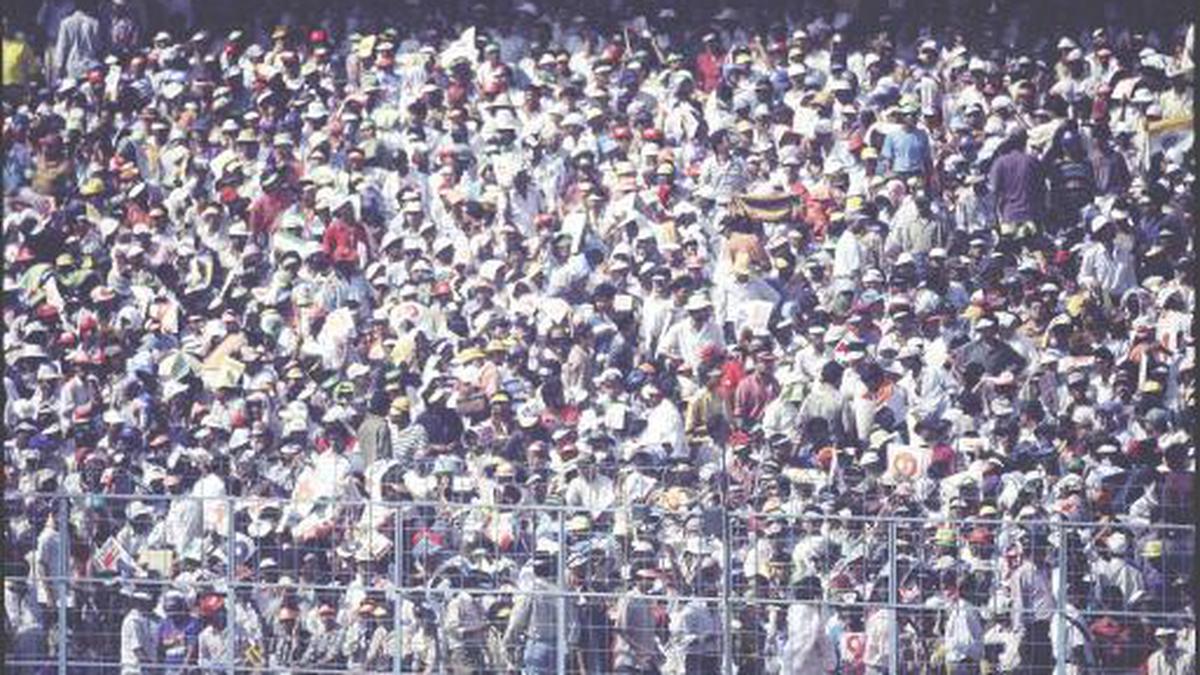 India vs Sri Lanka, Wills World Cup semifinal, 1996 Match Report: Crowd trouble at Eden Gardens