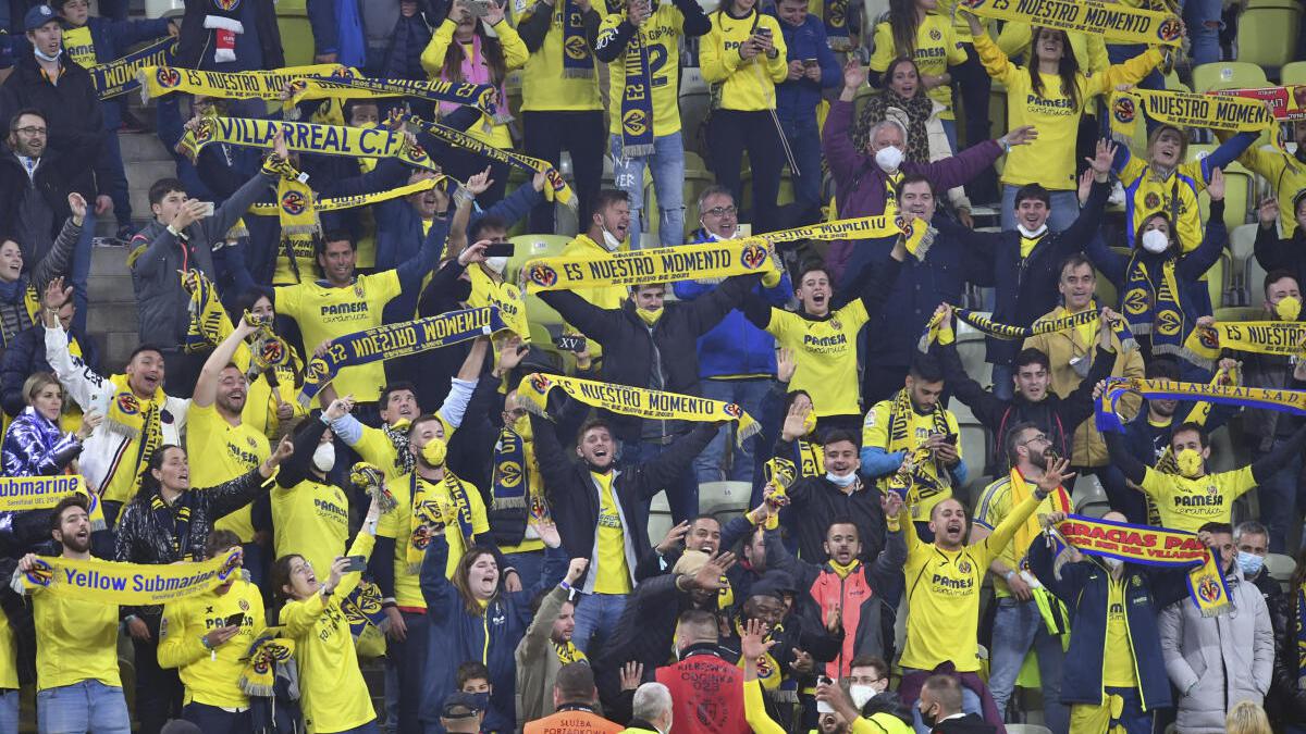 Villarreal fans welcome players after club's first major ...