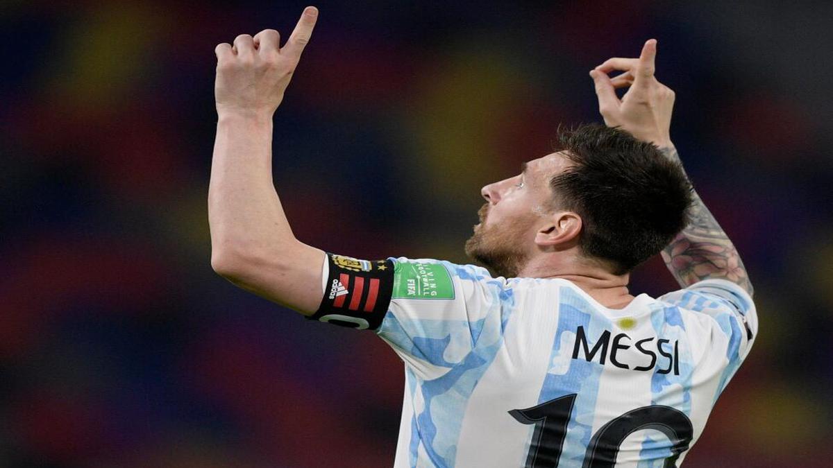 Messi scores penalty but Argentina held by Chile in 2022 qualifier ...