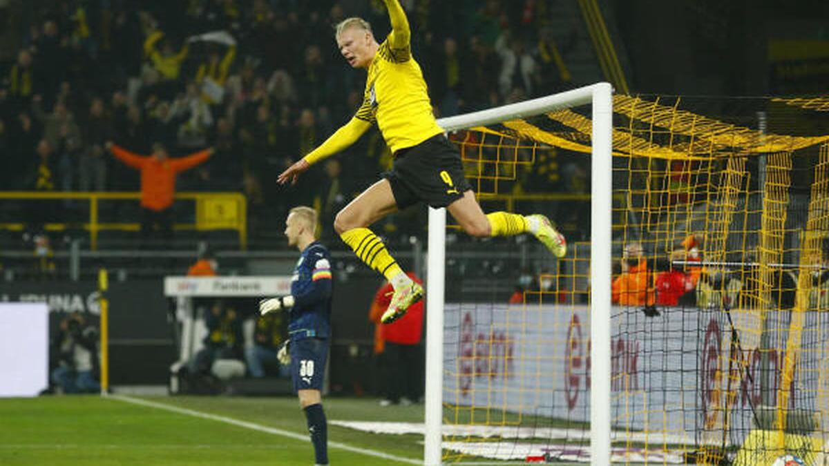 Haaland brace helps Dortmund to beat Fuerth 3-0 - Sportstar