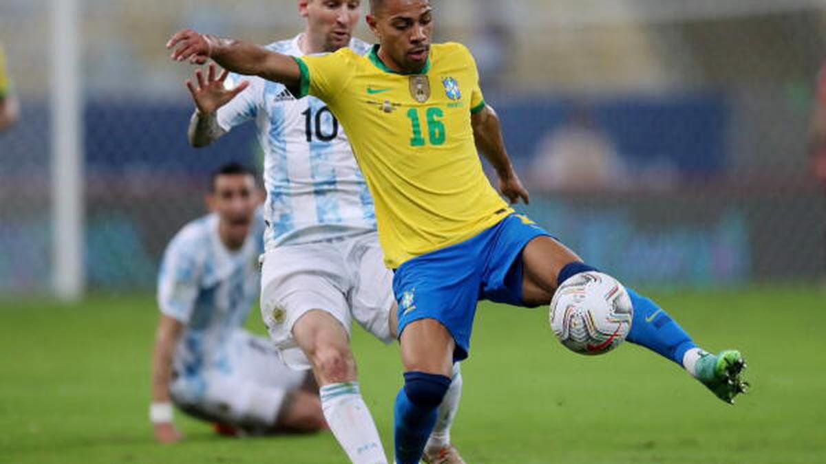 Brazil defender omitted from WC Qualifiers due to “non-vaccination” for COVID-19
