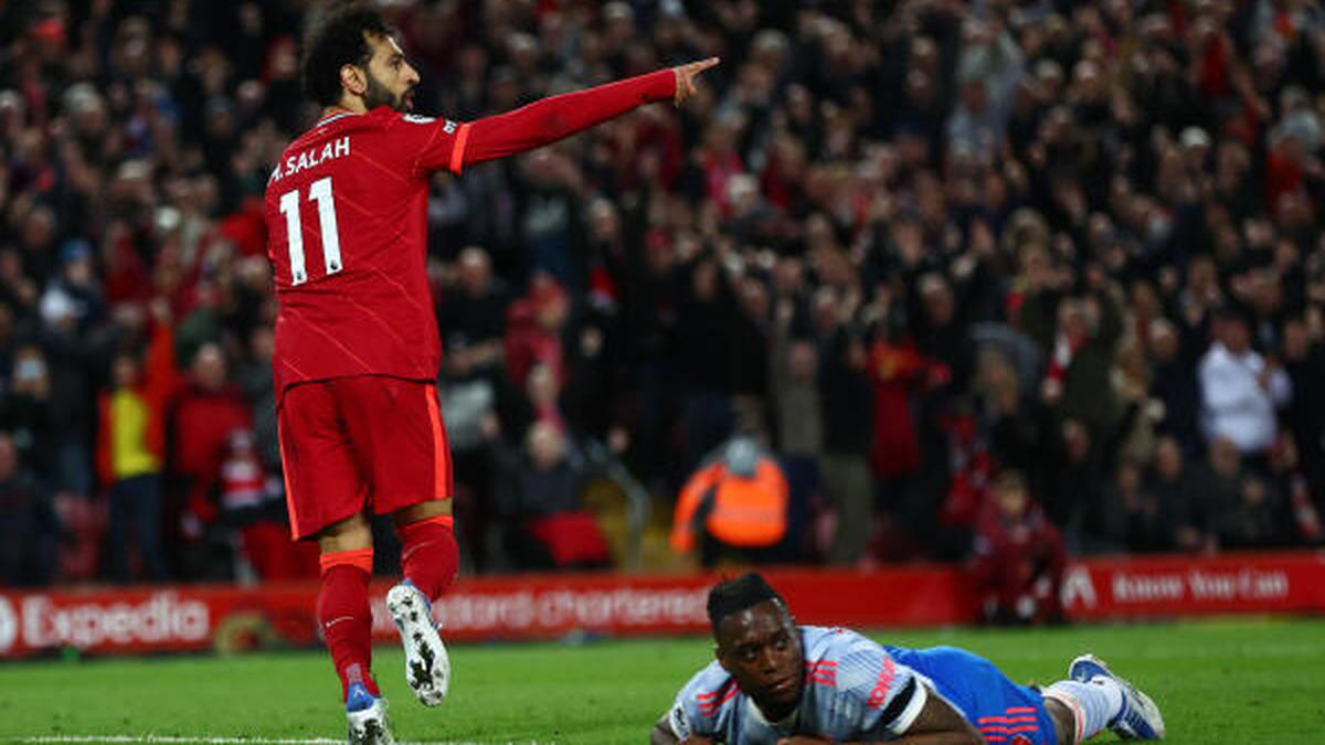 #SportsNews: Liverpool hammers Manchester United 4-0 to go top of Premier League