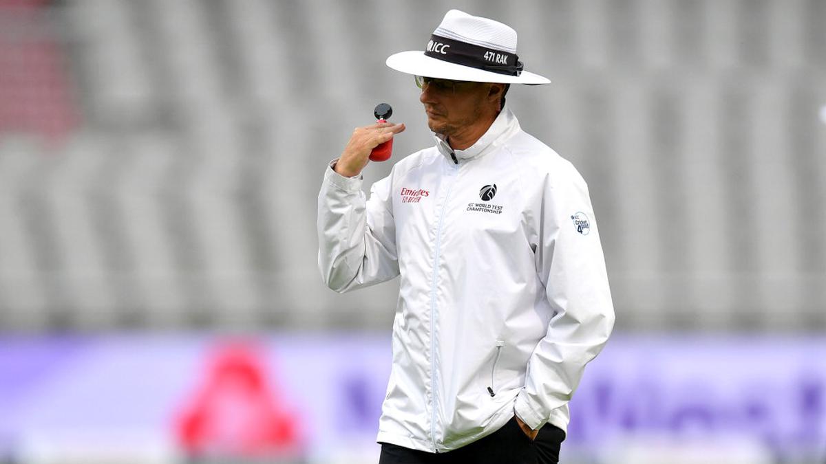 cricket umpire dress