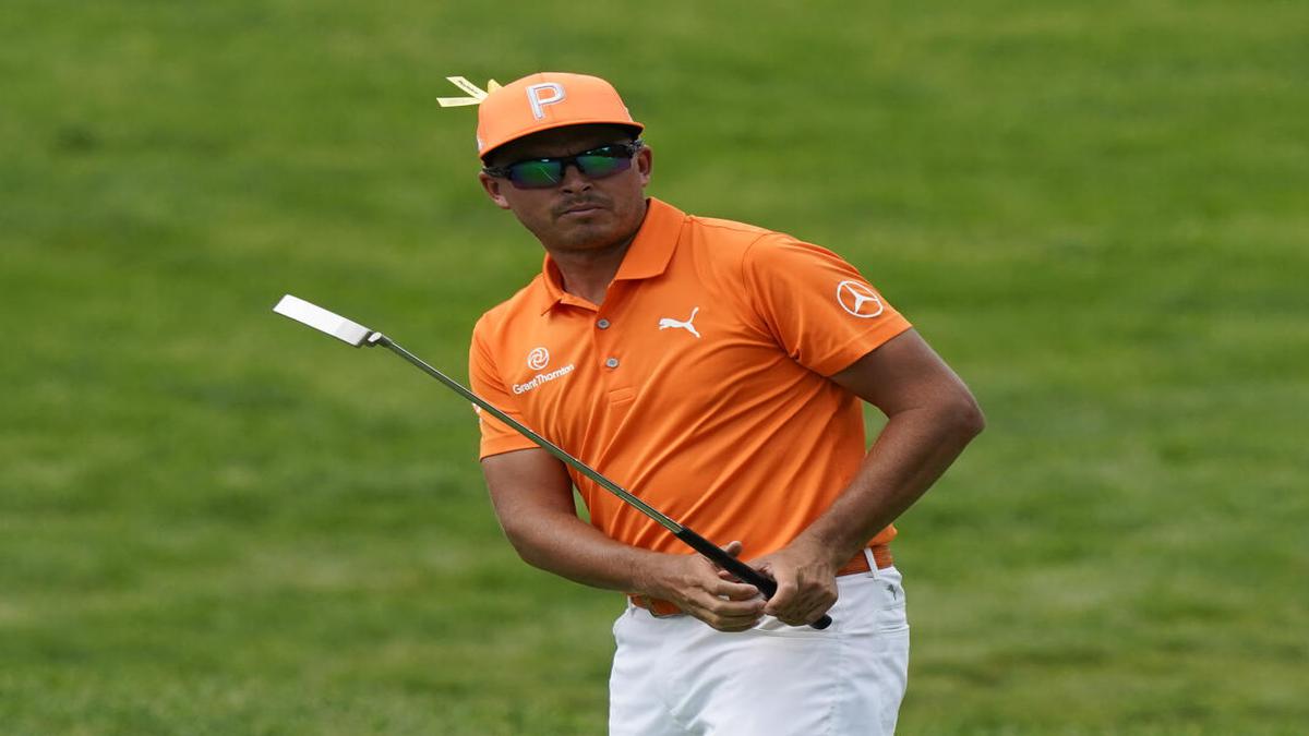 Fowler faces uphill chase on long day of U.S. Open qualifying