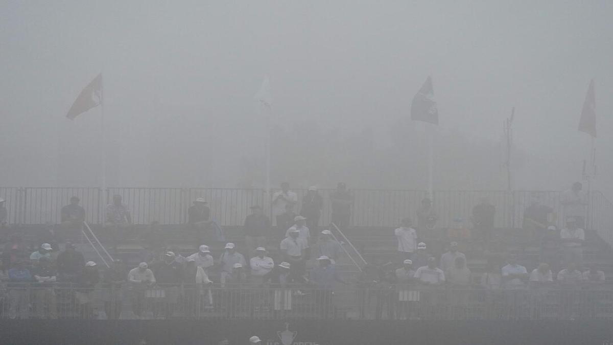 U.S. Open begins at foggy Torrey Pines after 90-minute delay