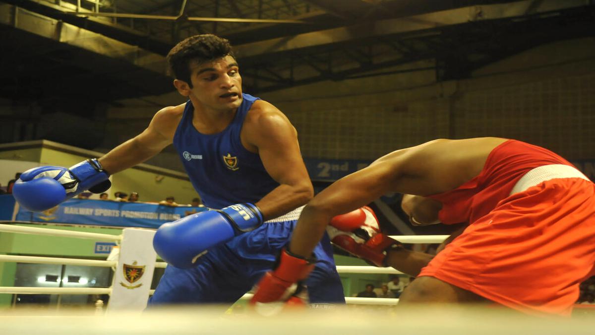 Indian boxer Mandeep Jangra wins second professional bout with TKO