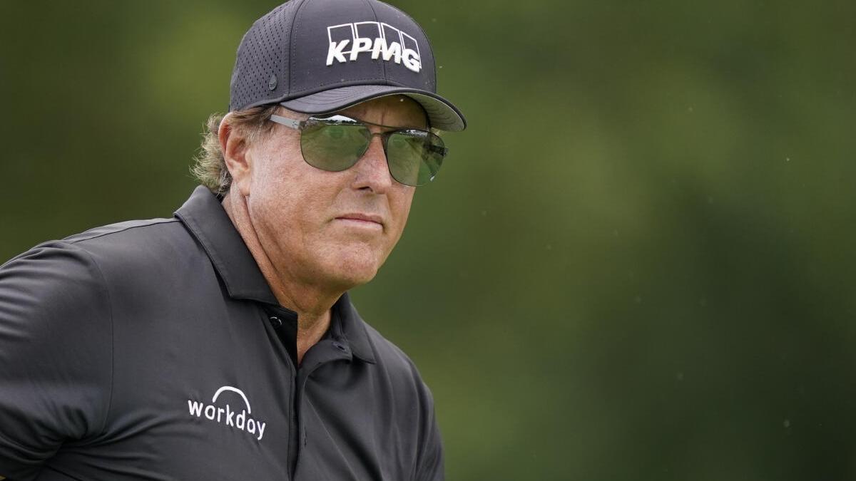 Phil Mickelson blasts USGA over proposed driver length limit