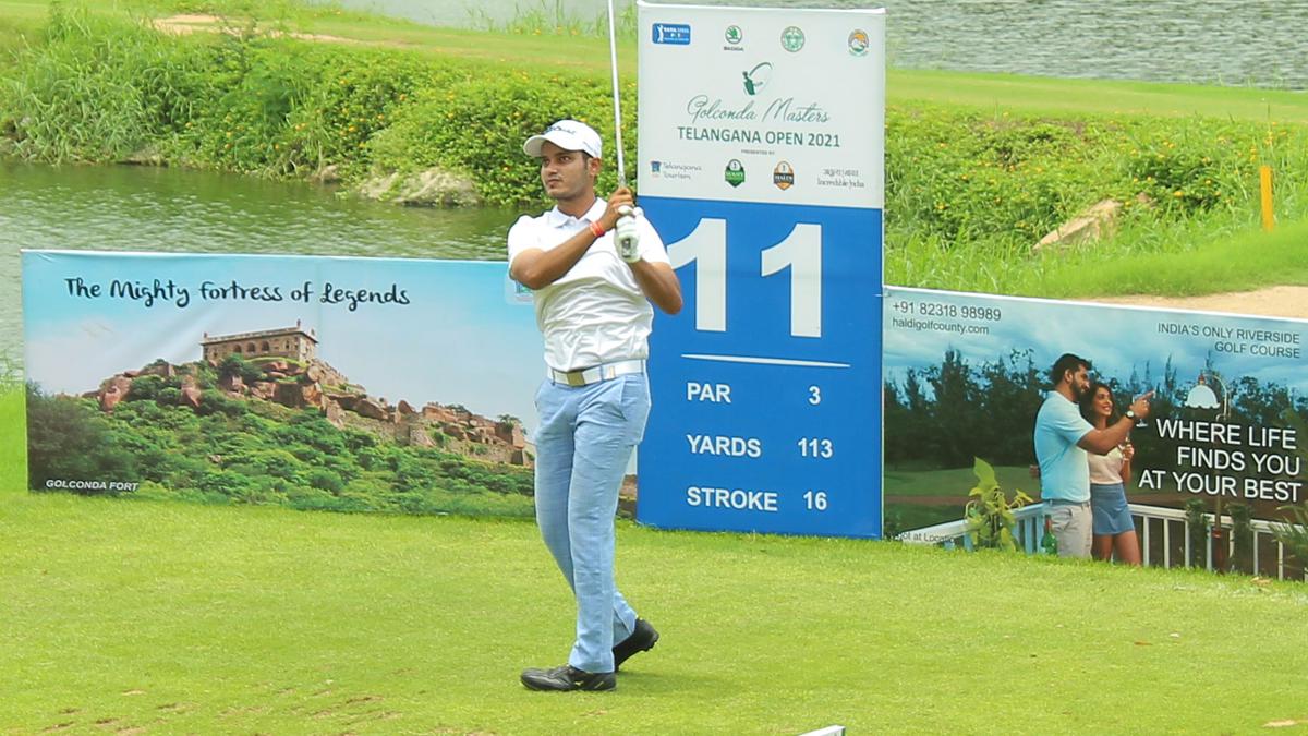 Gandas maintains five-shot lead going into the final round of the Golconda Masters 2021