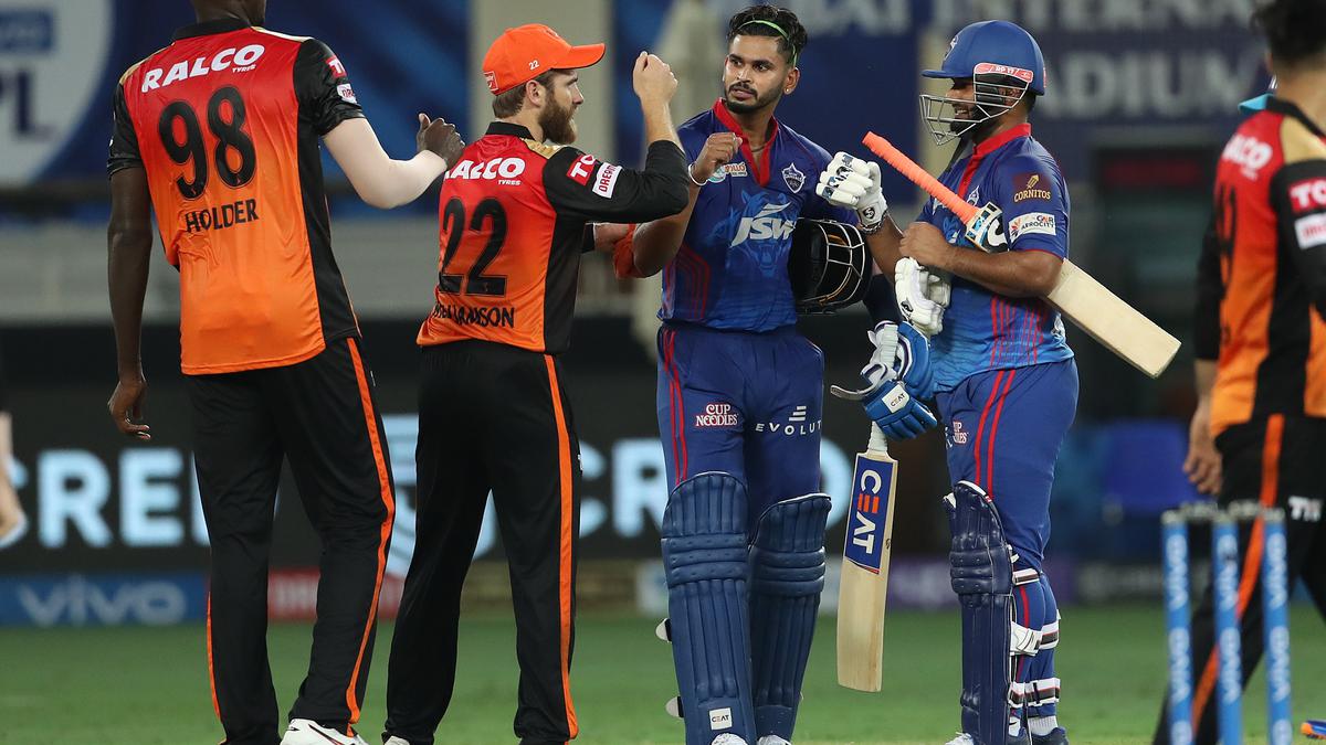 Sports News: Delhi Capitals beats Sunrisers Hyderabad by eight wickets to reclaim top spot