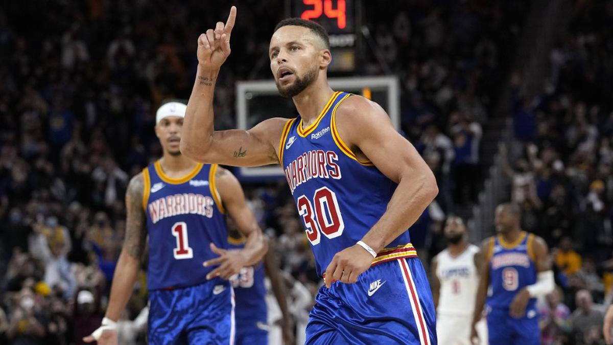 NBA round-up: Curry scores 45 points, Warriors beat Clippers 115-113