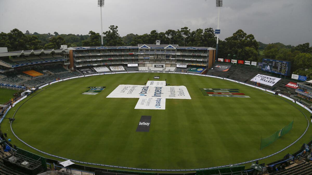 #SportsNews: India vs South Africa live score, 2nd Test Day 4: Covers come off after Lunch at Johannesburg