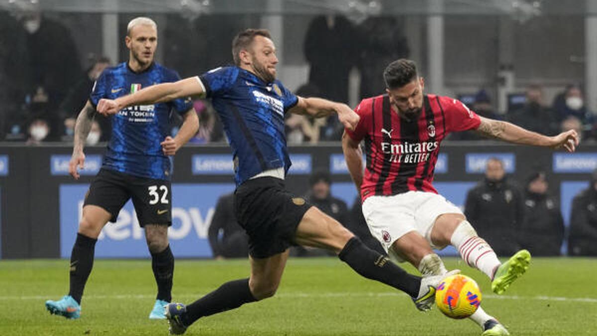 #SportsNews: Serie A roundup: Giroud scores 2 late goals as AC Milan beats rival Inter 2-1