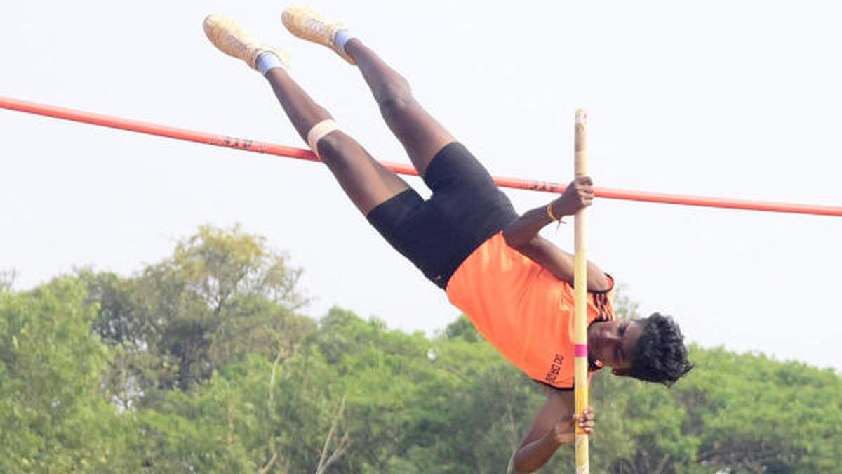 Tamil Nadu Pole vaulter Pavithra, her equipment thrown out of train; demands action - Sportstar