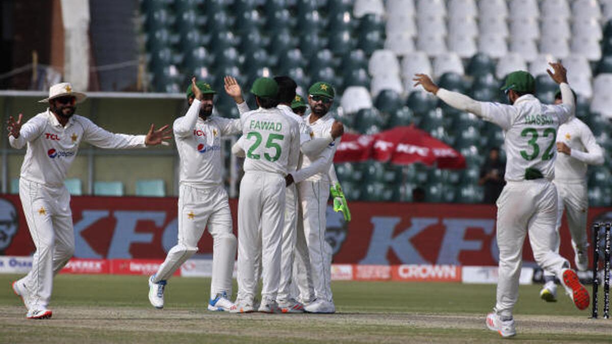 #SportsNews: PAK vs AUS, 3rd Test: Pakistan restricts Australia to 232-5 on day 1