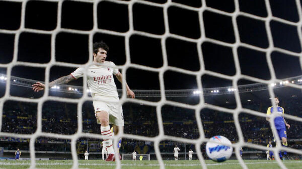 #SportsNews: AC Milan restores Serie A lead with 3-1 win at Verona