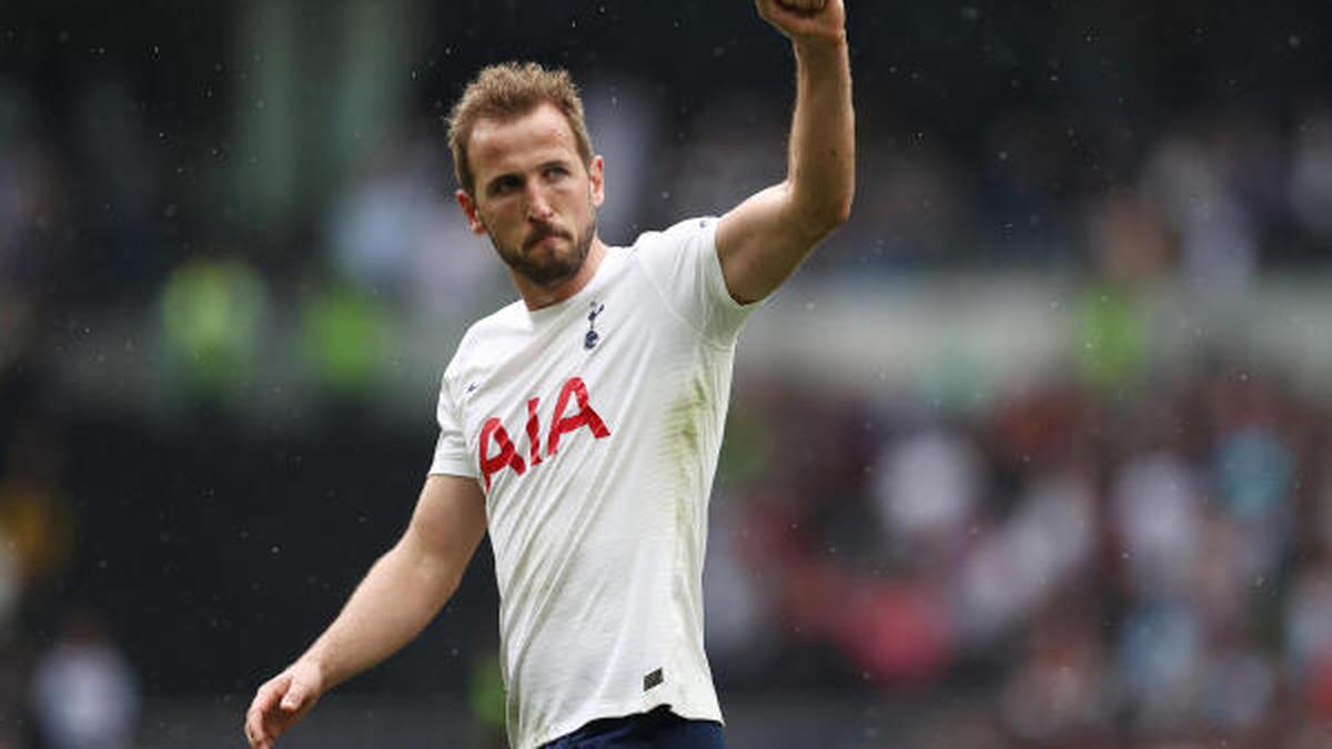 Kane penalty sends Spurs into top four with win over Burnley