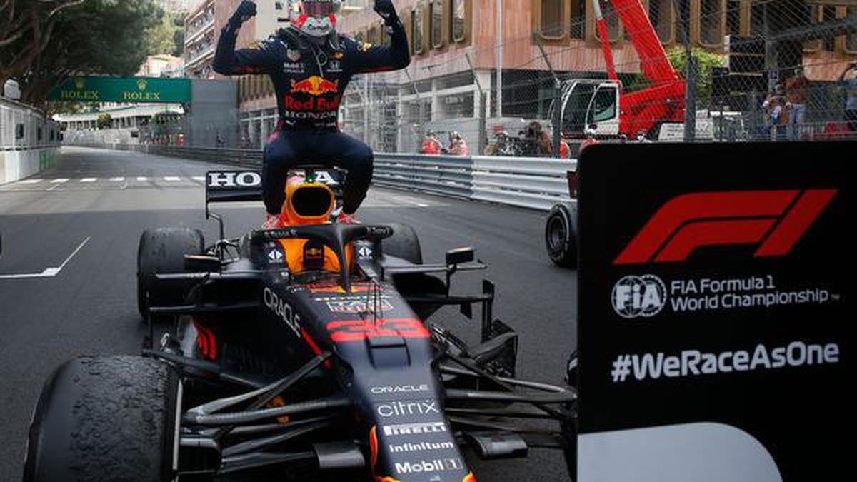 Maximum in Monaco Verstappen overtakes Hamilton in Championship