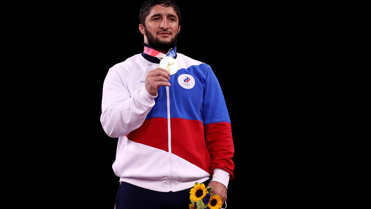 Wrestling: Sadulaev beats Snyder in Tokyo, Japan claims two golds
